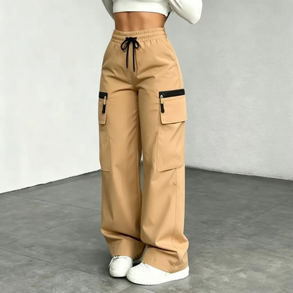Women’s lightweight loose cargo pants with multiple pockets